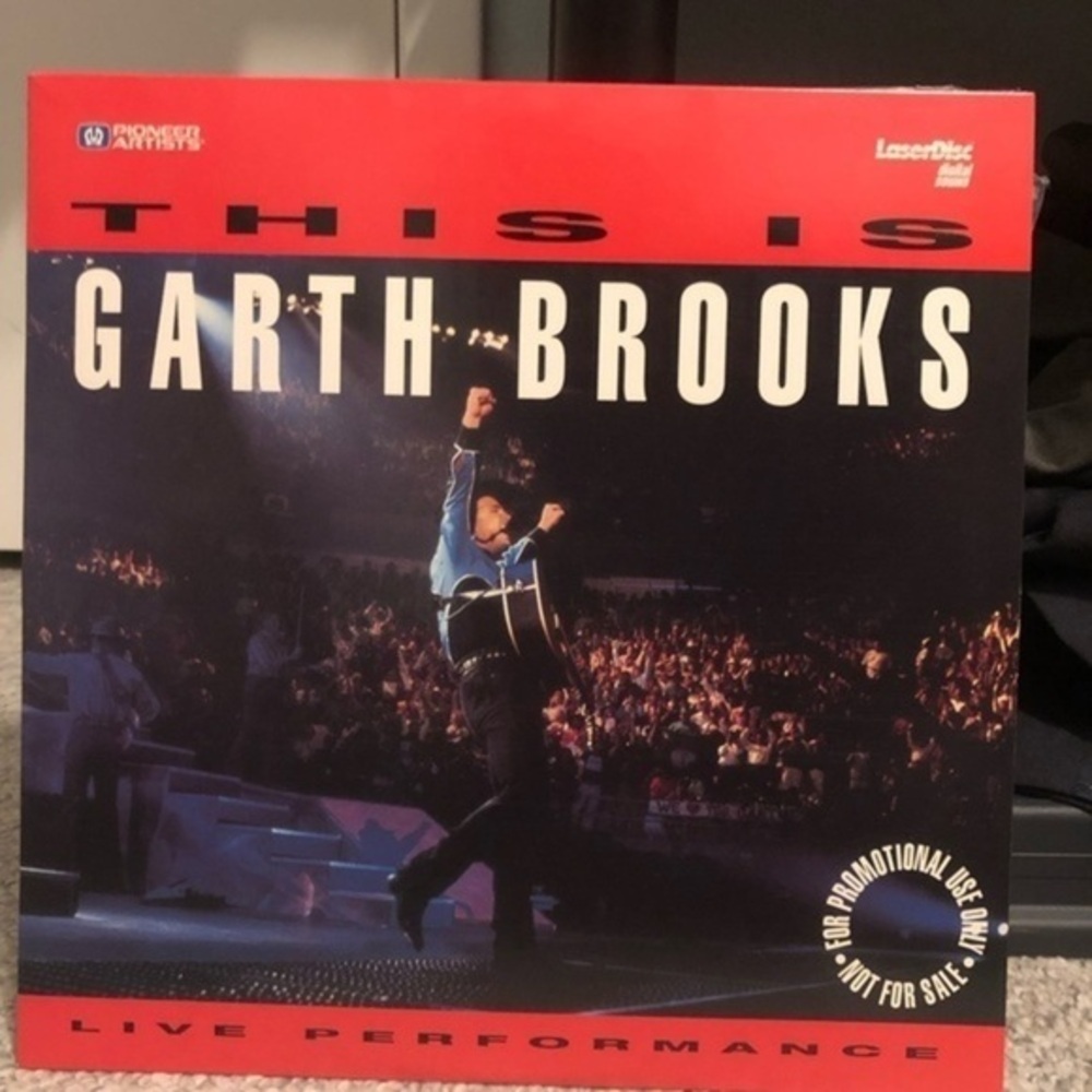 This is Garth Brooks Rare Promo Laserdisc Live Concert​